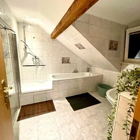 Grosszuegige Fuer Bis Zu 8 Personen Im Herzen Von Zirndorf, Ideal Fuer Gruppen Apartmán