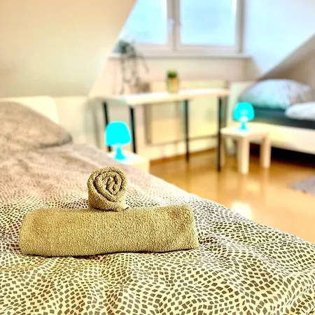 Grosszuegige Fuer Bis Zu 8 Personen Im Herzen Von Zirndorf, Ideal Fuer Gruppen Apartmán