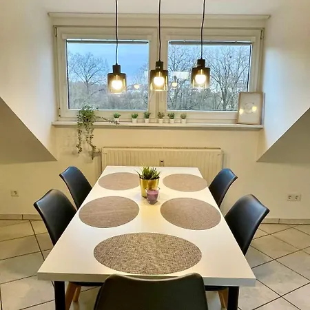 Apartmán Grosszuegige Fuer Bis Zu 8 Personen Im Herzen Von Zirndorf, Ideal Fuer Gruppen Zirndorf